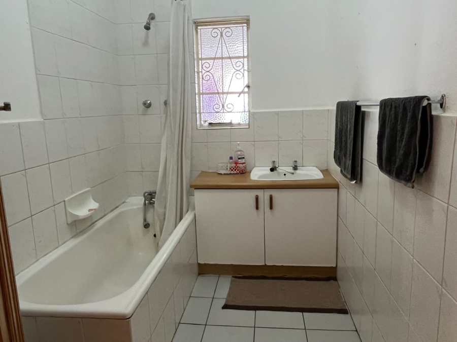  Bedroom Property for Sale in Fairfield Estate Western Cape